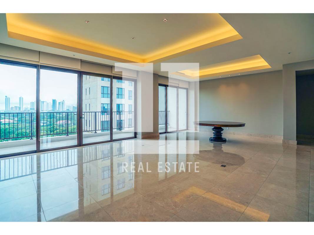 Open luxury living room with panoramic windows and modern finish Santa María Panama