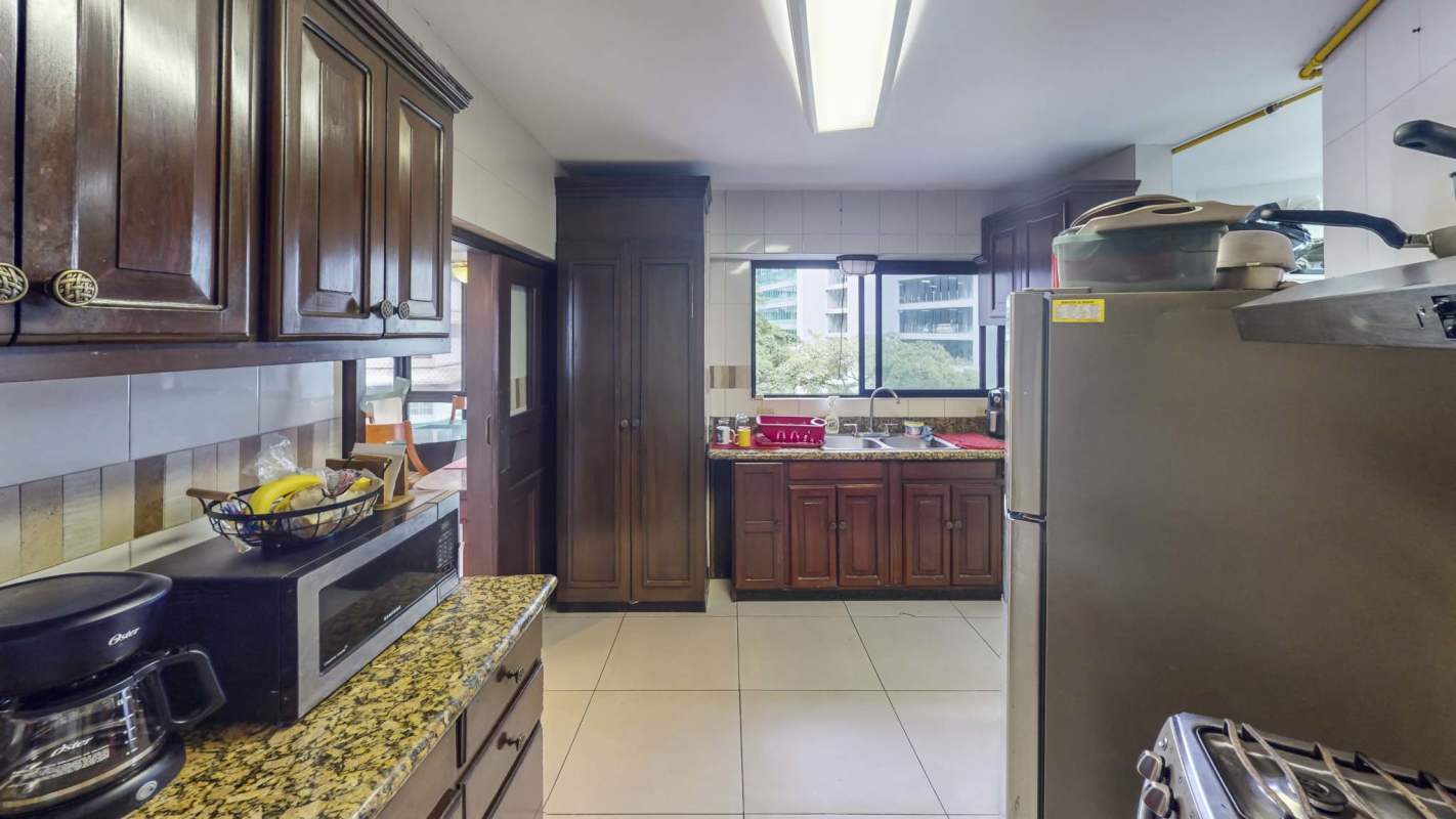 Bright bedroom with ensuite bathroom PH Las Perlas Punta Paitilla Panama