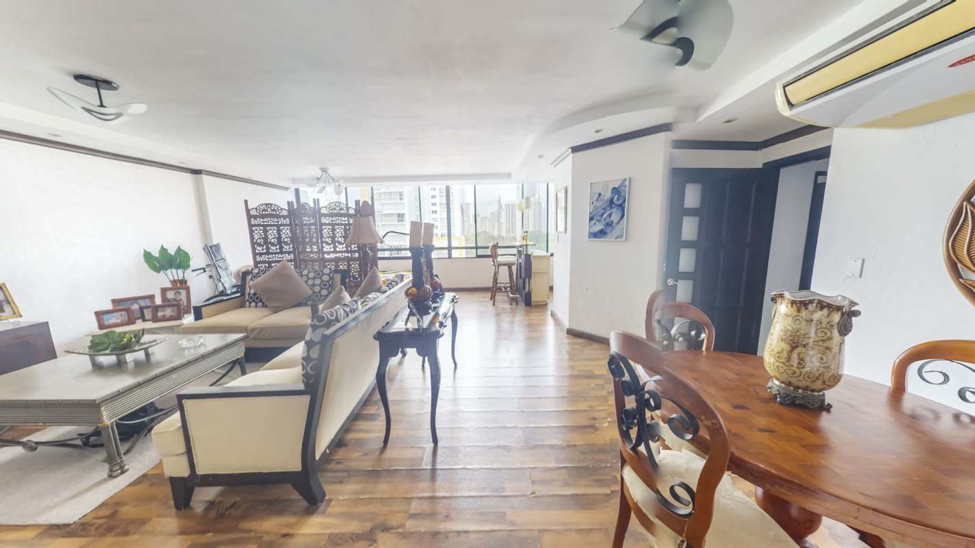 Spacious 3BR Apartment with Pool PH Buganvilla San Francisco