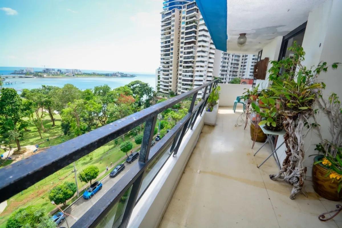 Wraparound balcony with unobstructed ocean and skyline views from PH Alamar Panama
