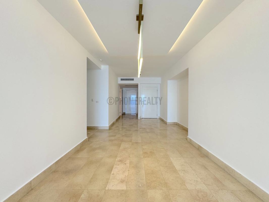 Large bedroom with marble floors and panoramic ocean views in PH Yoo & Arts Avenida Balboa