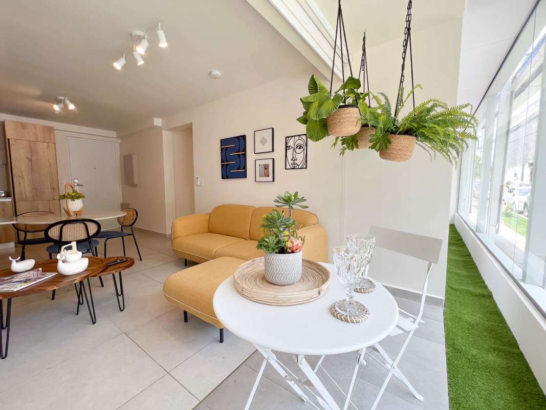 Swimming pool and panoramic rooftop view in Costana Residences near Cinta Costera Panama