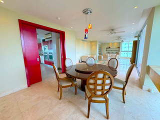 Apartment for Sale in San Francisco - 3 bedrooms