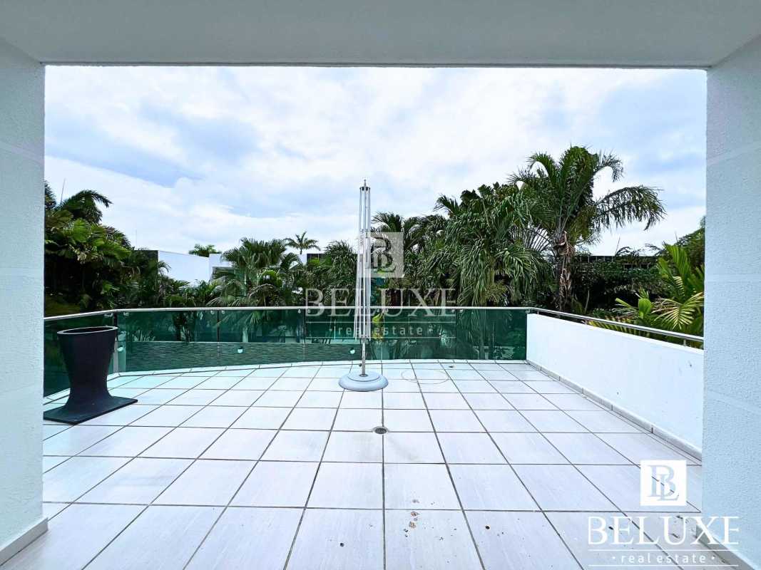 Spacious bathroom with jacuzzi bathtub and double sink Costa Sur Panama City