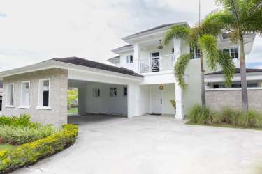 Spacious contemporary two-story beachfront house with balcony and terrace in Bijao Beach Resort Panama