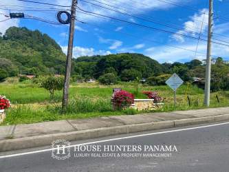 Highway-front vacant lot at Alto Boquete with scenic views ideal for business or residence projects