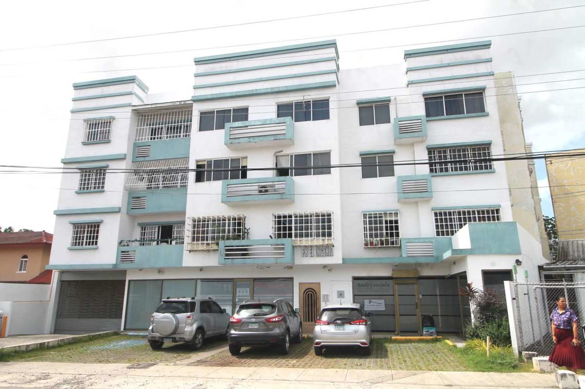 Exterior 3-story apartment building PH El Ingenio Panama City