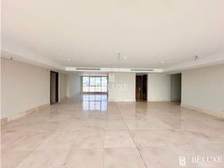 Apartment for Sale in San Francisco - 3 bedrooms