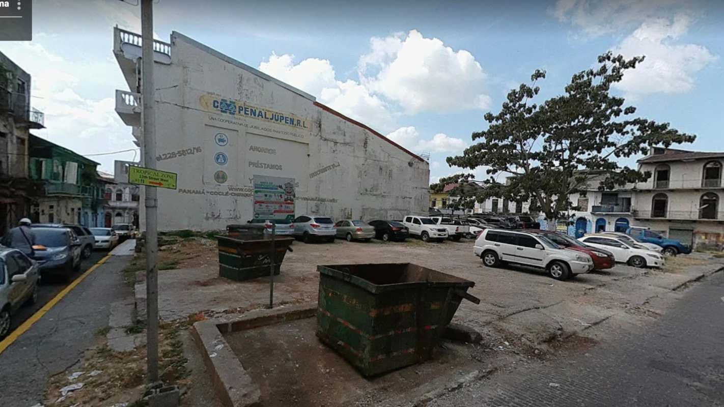 Lot in Casco Viejo historic center with development potential between renovated colonial buildings Panama