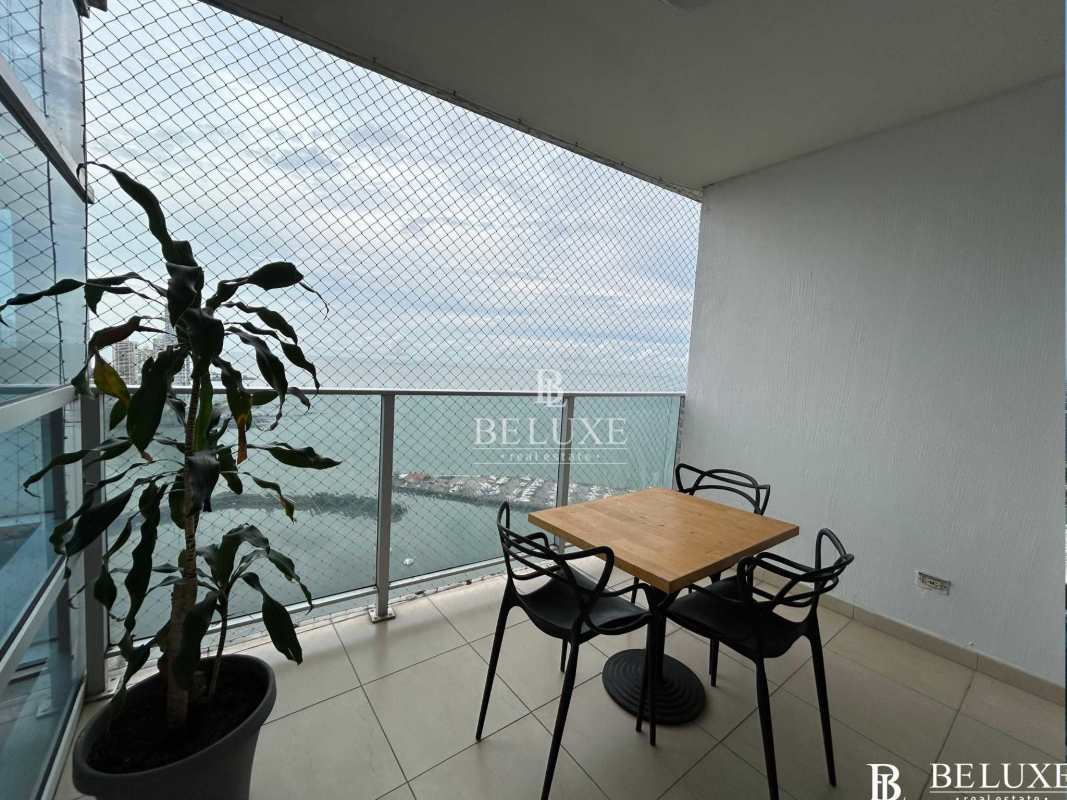 Luxury Furnished 3BR Apartment Ocean View PH White Balboa