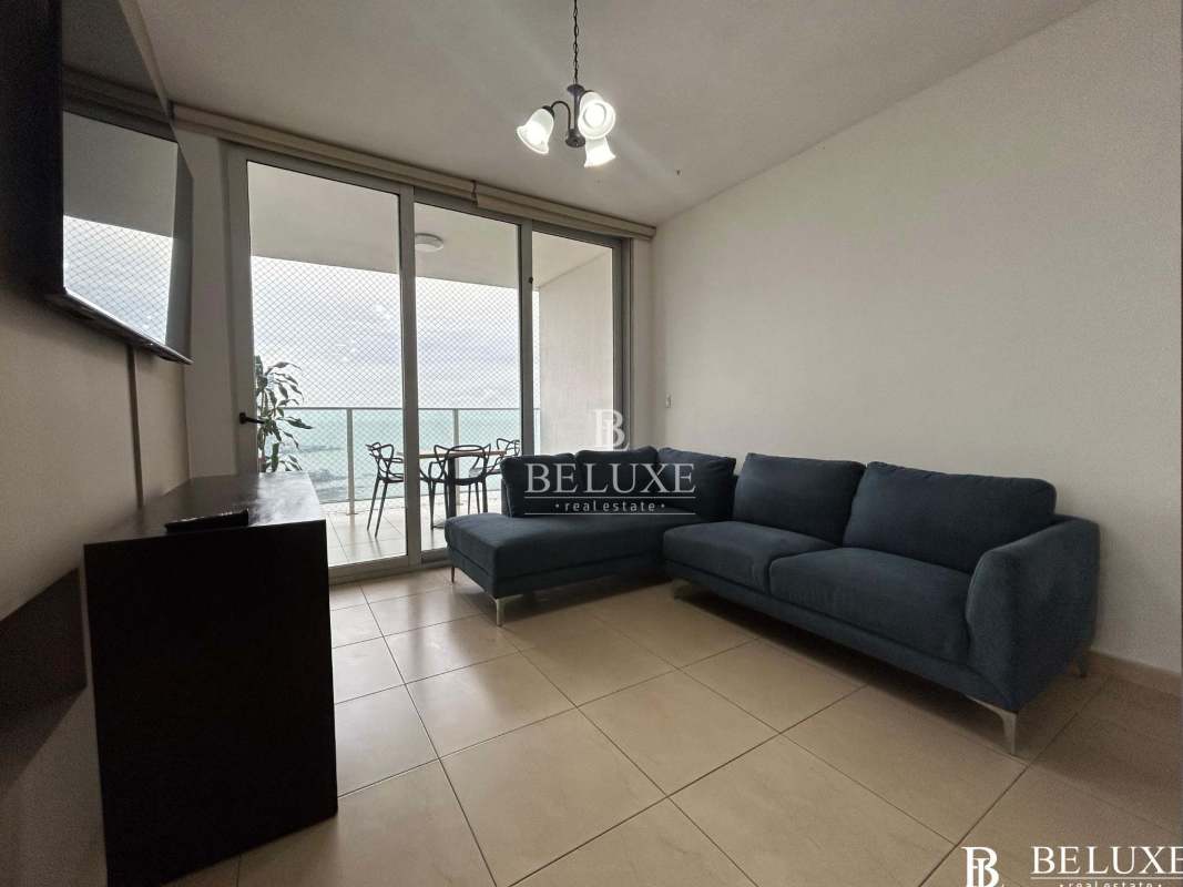 Rooftop infinity pool with panoramic views of ocean and skyline PH White Tower Avenida Balboa Panama City