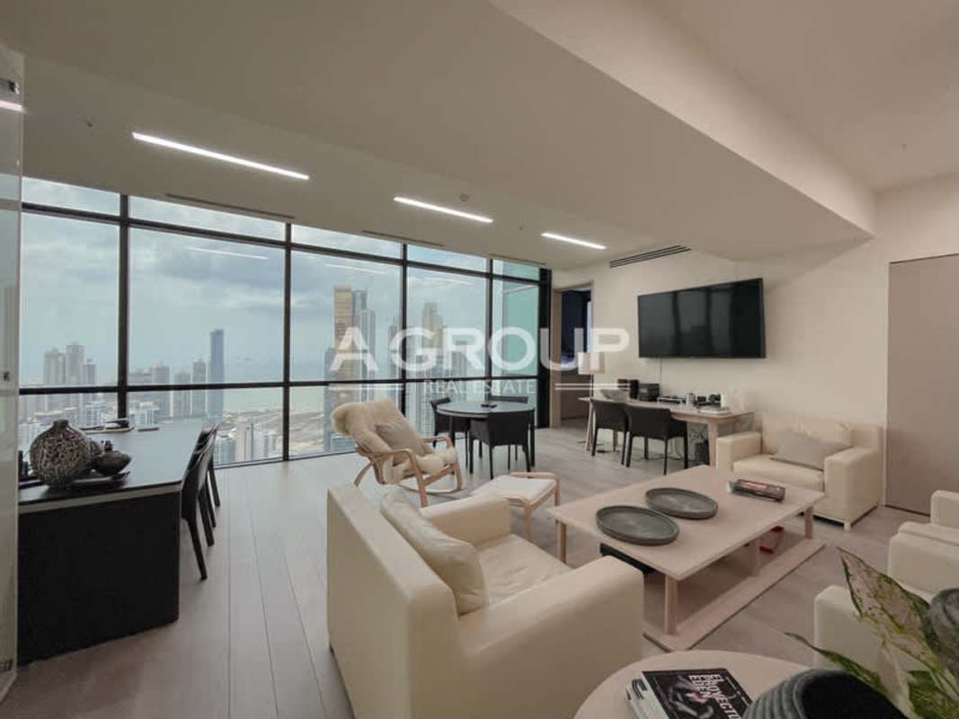 Modern lobby lounge with panoramic windows at PH Tower Financial Center in Obarrio Panama