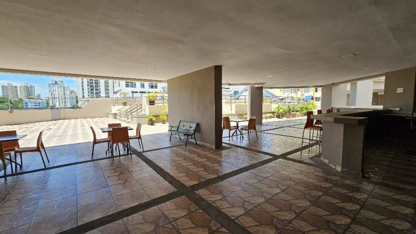 Exterior of twin high-rise residential towers PH Brisas de San Fernando Vía España Panama City.