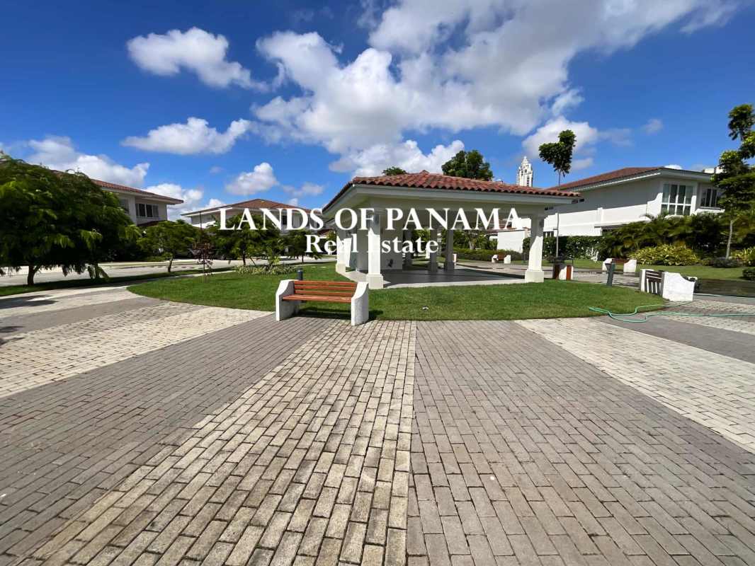 Luxury 3BR House at The Grove Santa Maria Golf Community - View 3