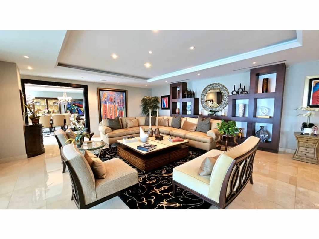 Elegant penthouse entry foyer with double doors at PH Arboleda Altos del Golf Panama