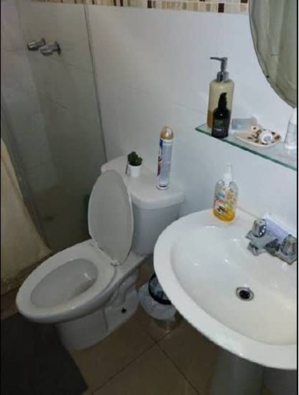 Second bathroom modern style with pedestal sink PH Villa Andalucía Panama