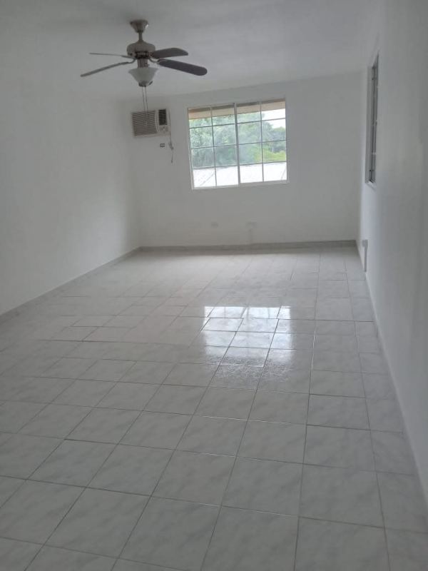 Bathroom with walk-in shower and tile finish PH Miraflores Plaza Betania Panama