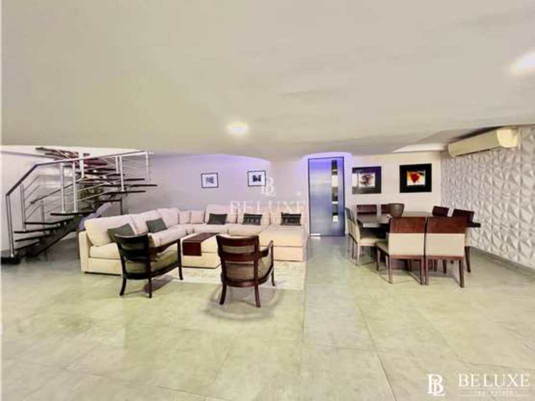 Spacious kitchen with granite countertops, mosaic tile, stainless appliances PH Bahia del Golf Coco del Mar Panama