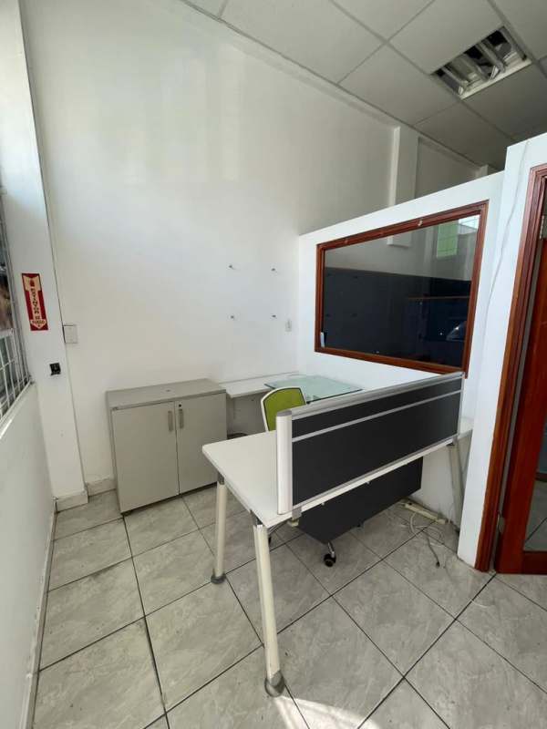 Cubicle office space with tiled flooring and natural light PH Plaza Las Arcadas Panama