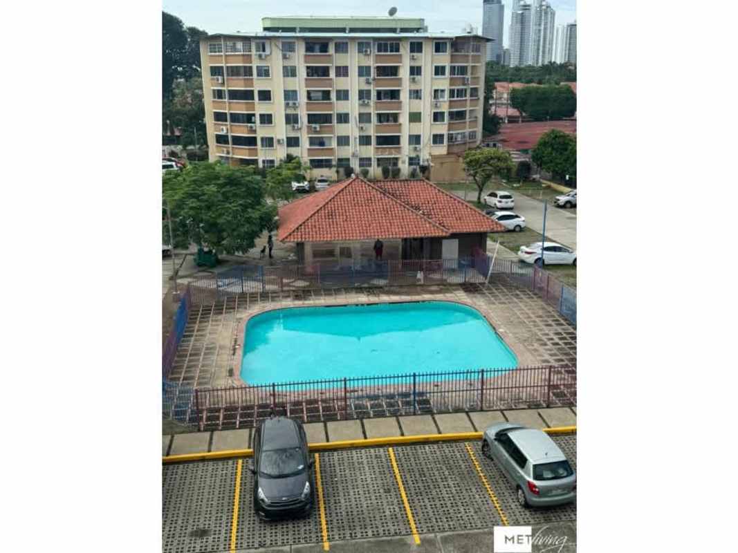 Utility space or small bedroom with AC, tiled floor and window in PH Parque del Este Chanis Panama