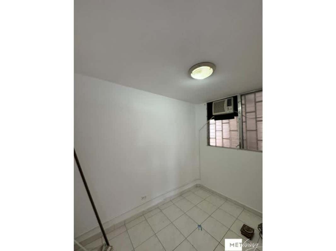 Modern bathroom with vessel sink and glass shower in PH Residenciales Parque del Este Chanis Panama