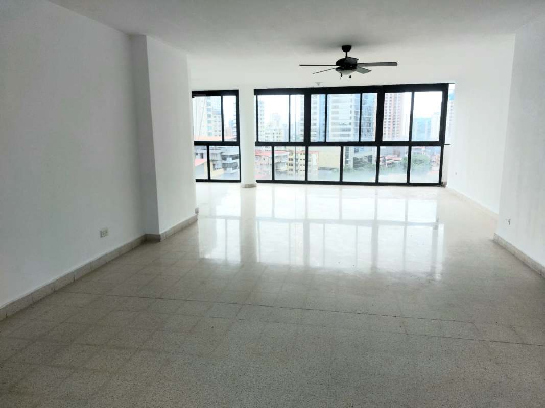Living room with floor-to-ceiling windows panoramic view PH Aileen Bella Vista Panama