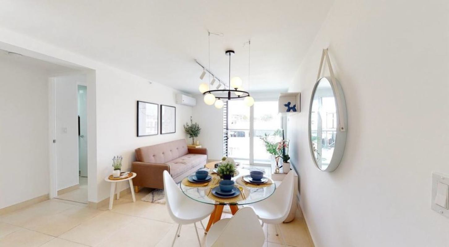 Second bedroom with built-in closet, bright window Panama Viejo Panama City