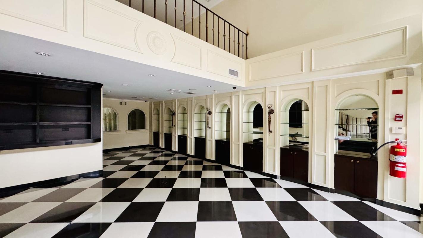 Internal staircase leading to mezzanine level, traditional finishes El Cangrejo Panama