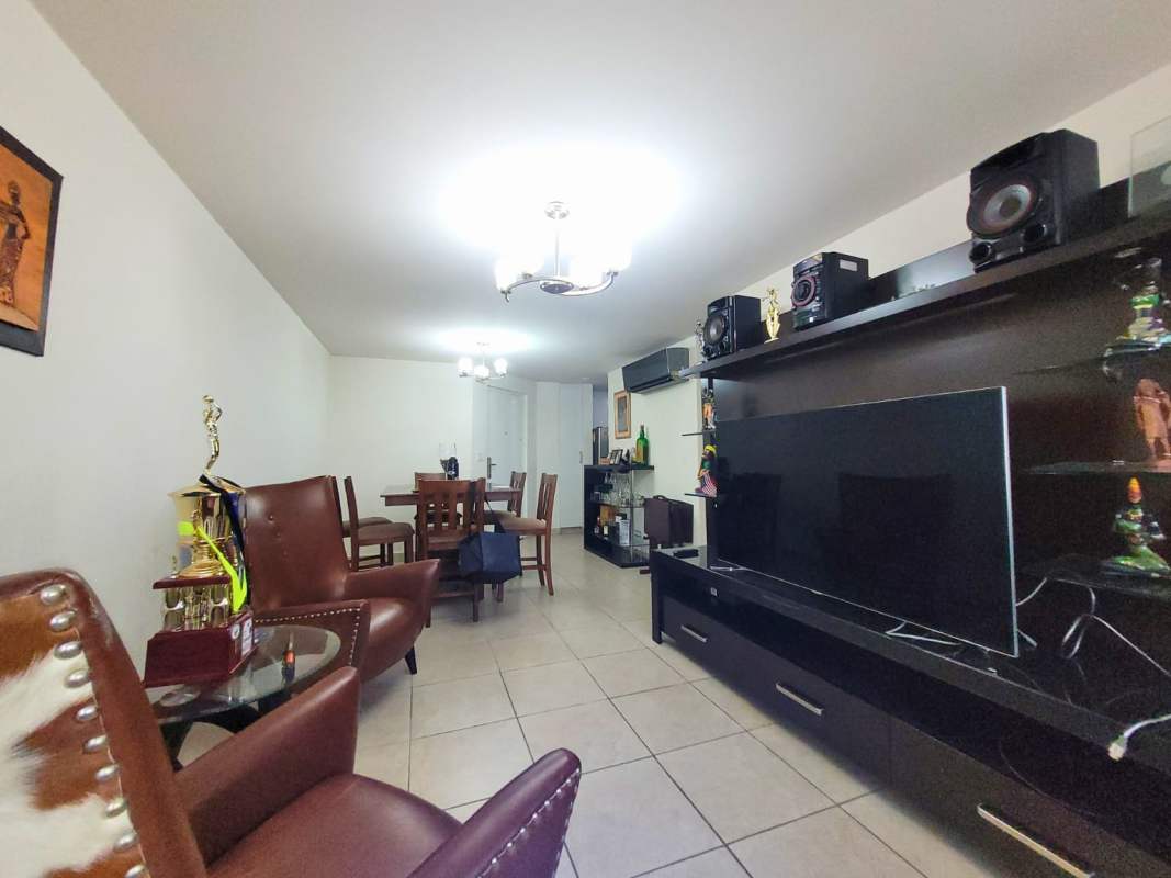 Fully equipped modern kitchen with granite countertop, fridge, gas stove, microwave in Condado Country Club Panama City