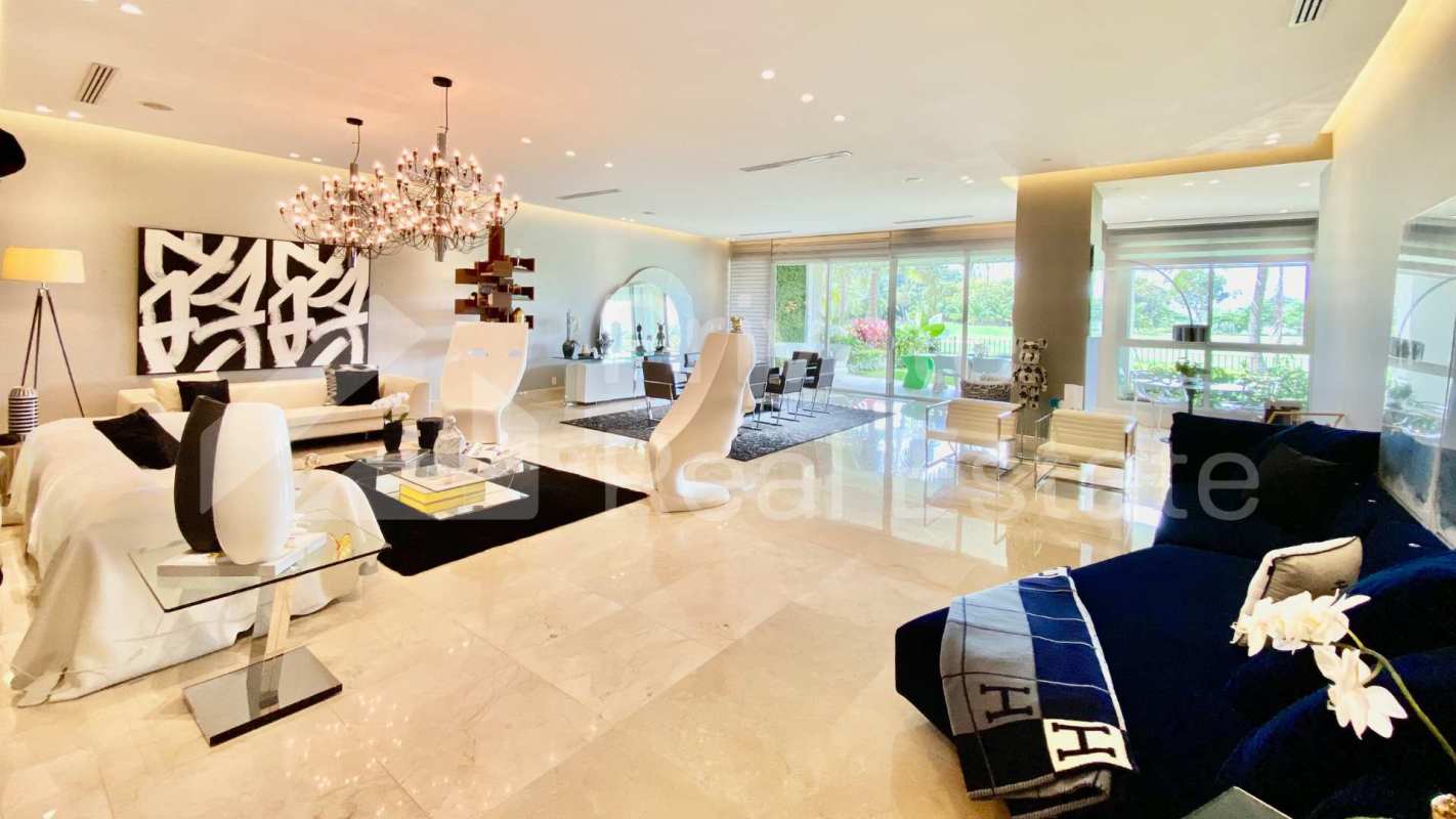 High-end kitchen with Italian cabinetry, Wolf stove and Subzero fridge in The Reserve Santa Maria Panama