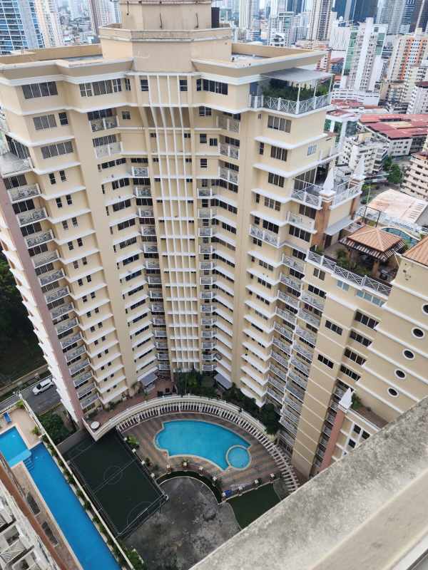 Open dining area with access to balcony and stunning city views PH Terranova Panama