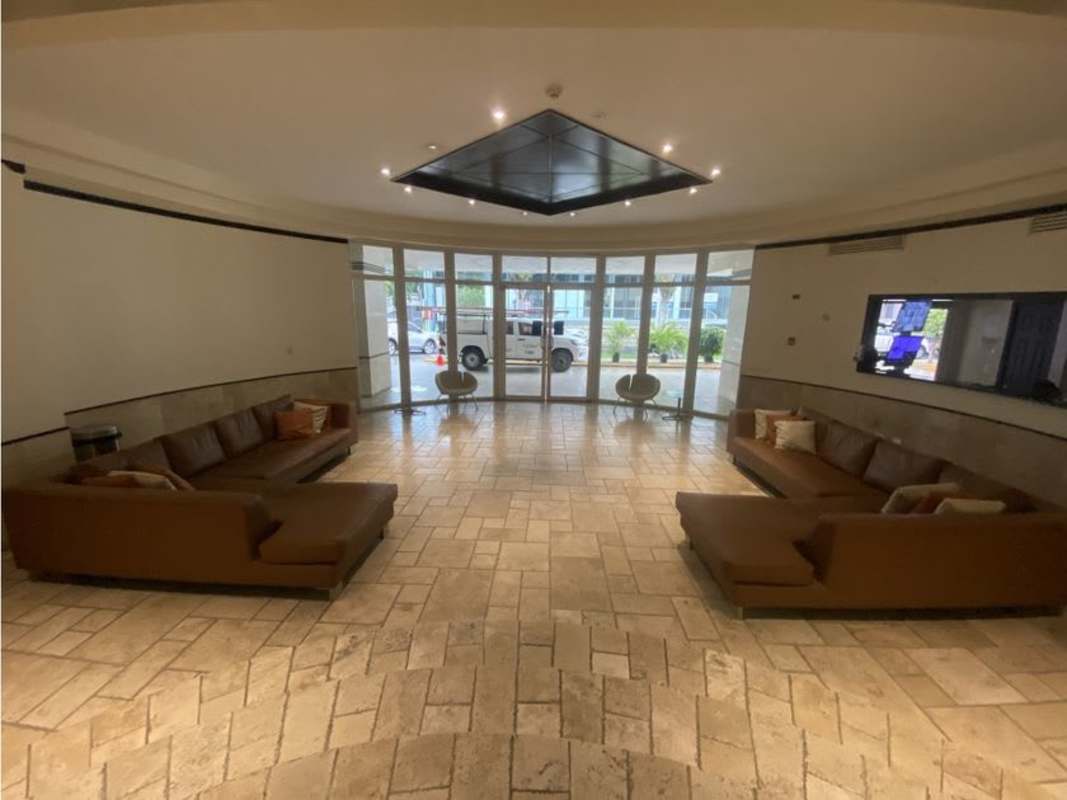 Traditional kitchen with granite countertops, appliances and cabinetry in PH Obarrio City Tower