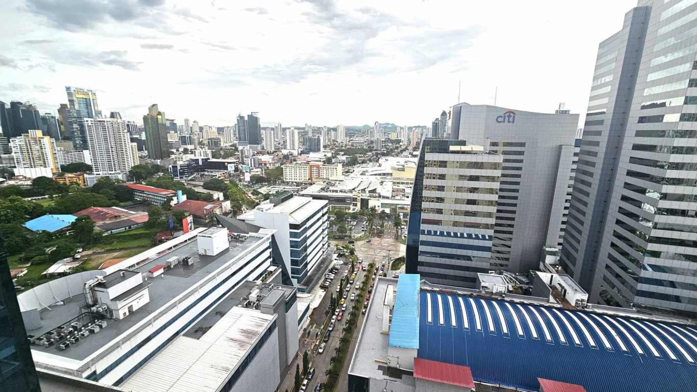 Bedroom with tile floors, split AC, ceiling fan, built-in closets in Punta Pacífica apartment