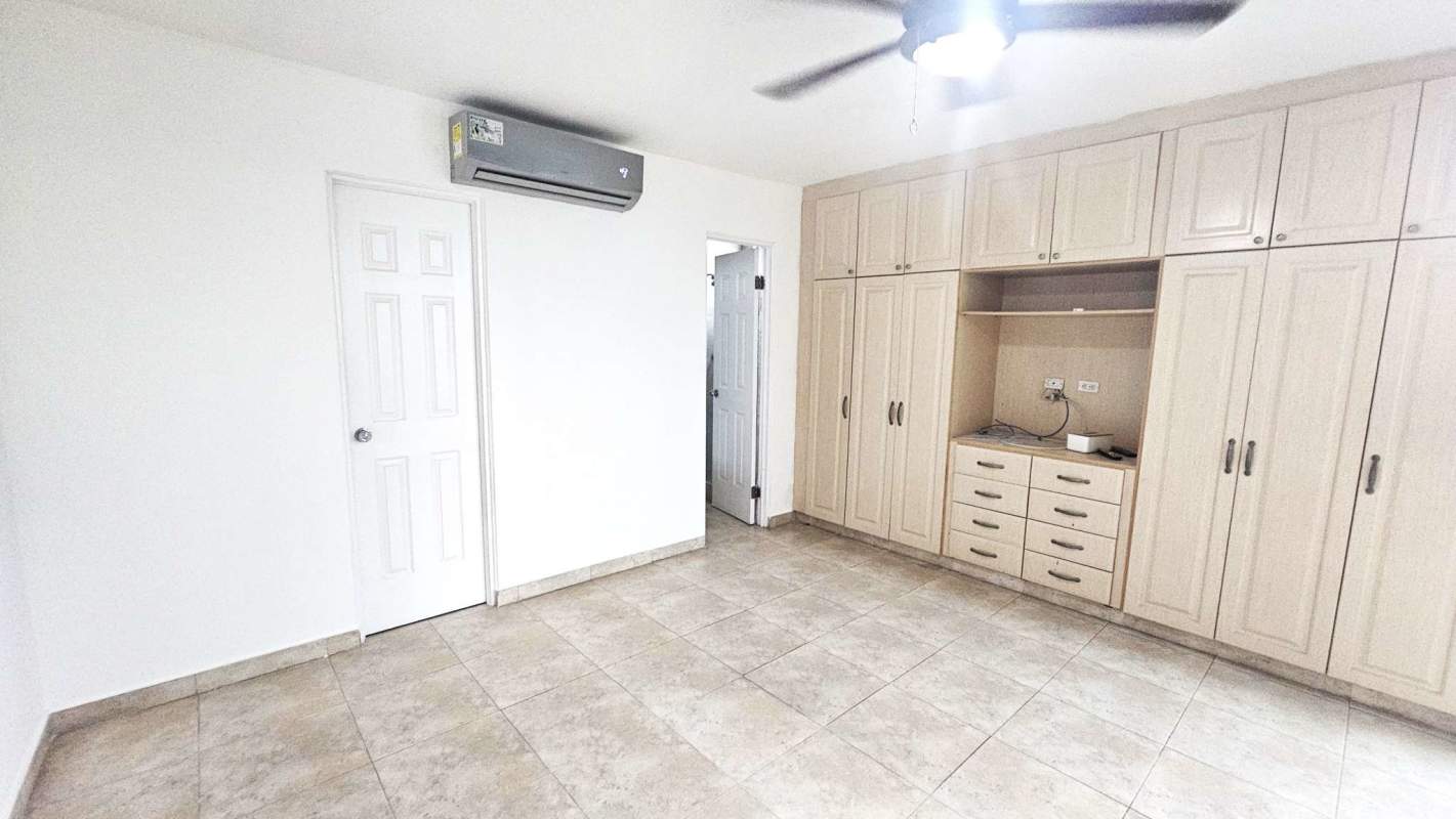 Spacious bedroom with split AC, built-in wardrobe, tile floors at PH Mystic Point Punta Pacífica