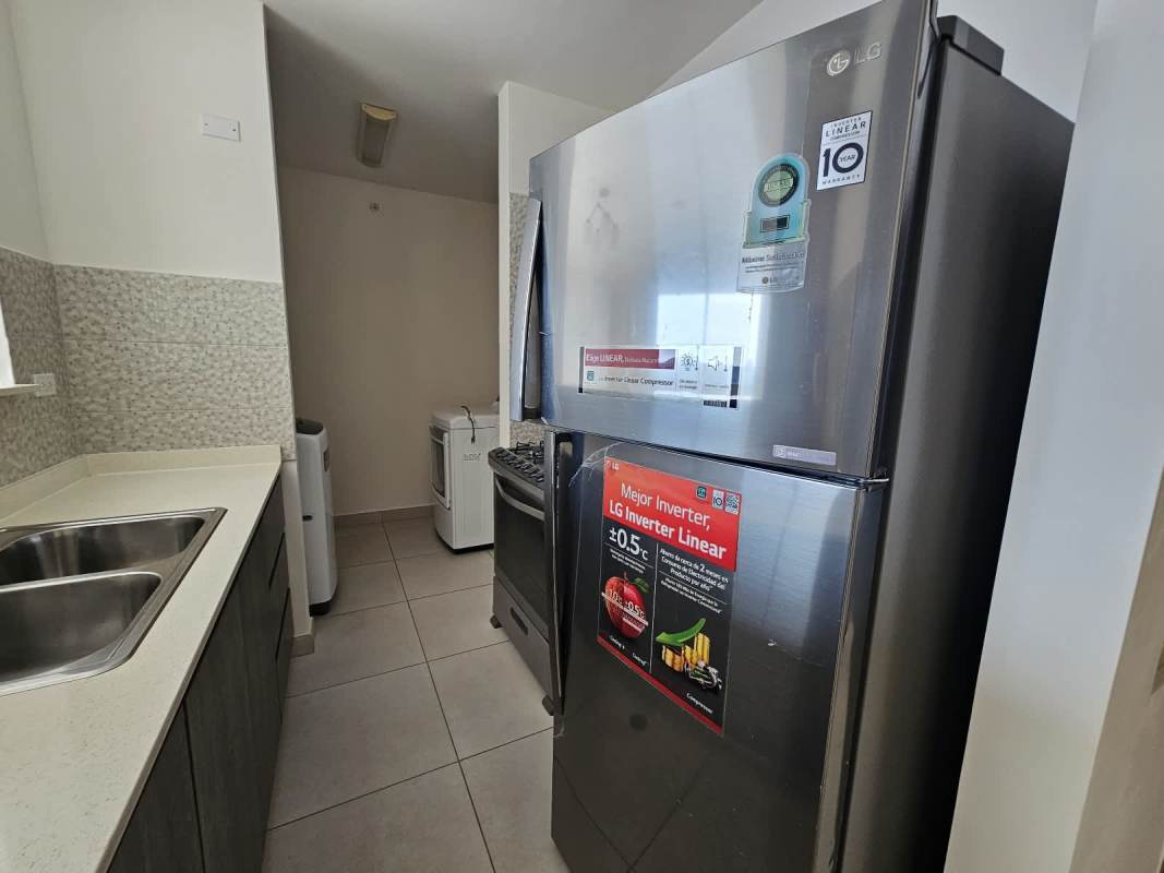 Modern equipped kitchen with granite countertop and appliances in PH Vista Horizonte Panama