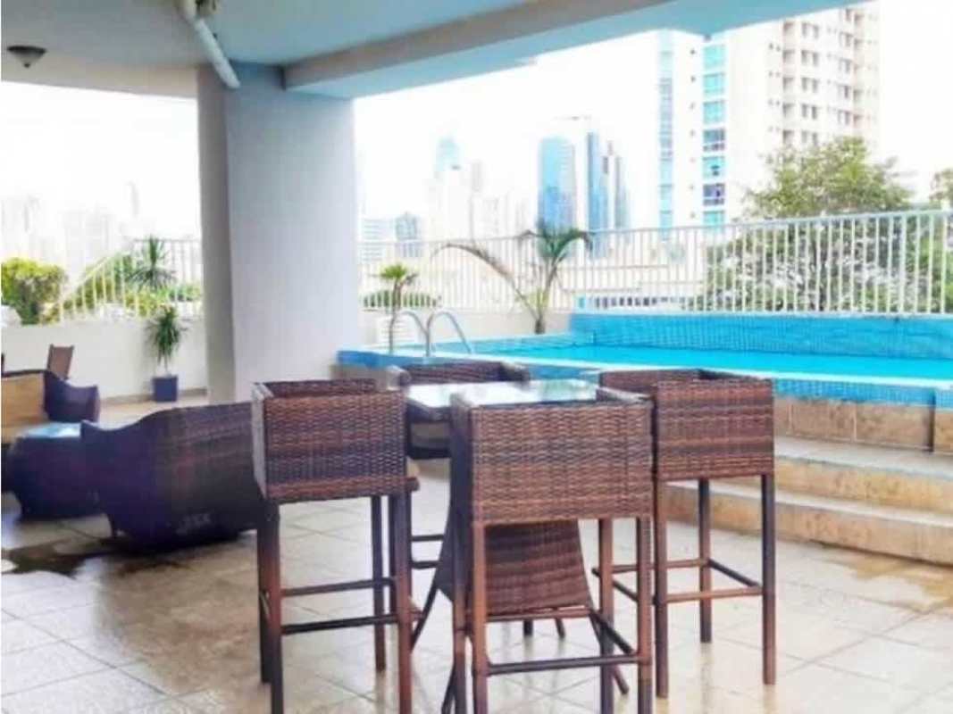 Rooftop swimming pool with panoramic views at PH Fairmont Plaza in San Francisco Panama