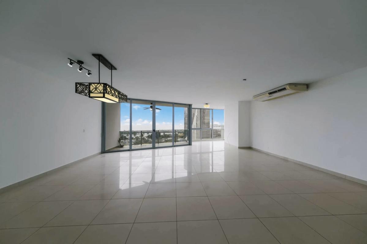 Luxury granite kitchen island, stainless appliances, spacious layout PH Allure at the Park Panama