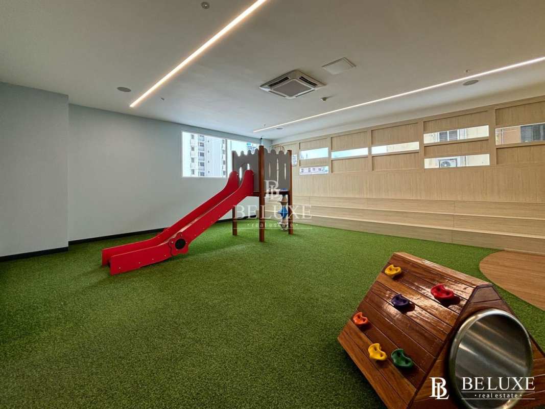 Shared coworking space with seating areas at PH Van Gogh Panama City