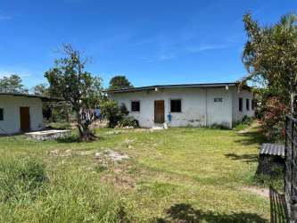 750 square meter garden lot with trees two houses Volcan Chiriqui