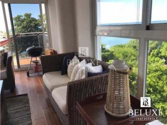 Modern kitchen with breakfast bar and granite counters PH Miramar Rio Hato Panama