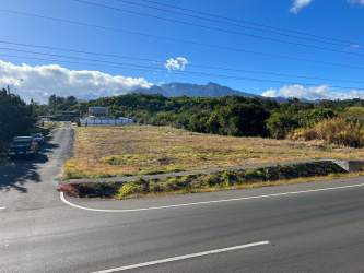Vacant 3000m2 lot along paved Boquete road with mountain view, ideal for development