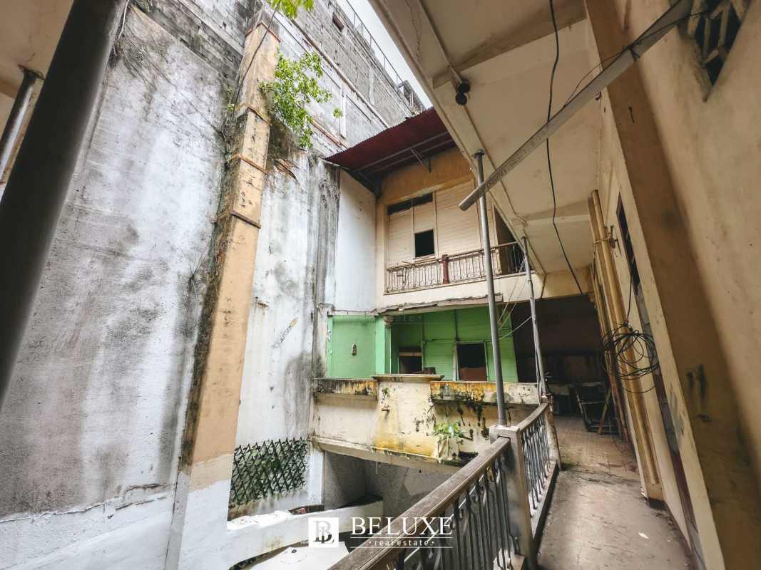 Unfinished colonial interior for renovation Casa Loew Casco Viejo Panama