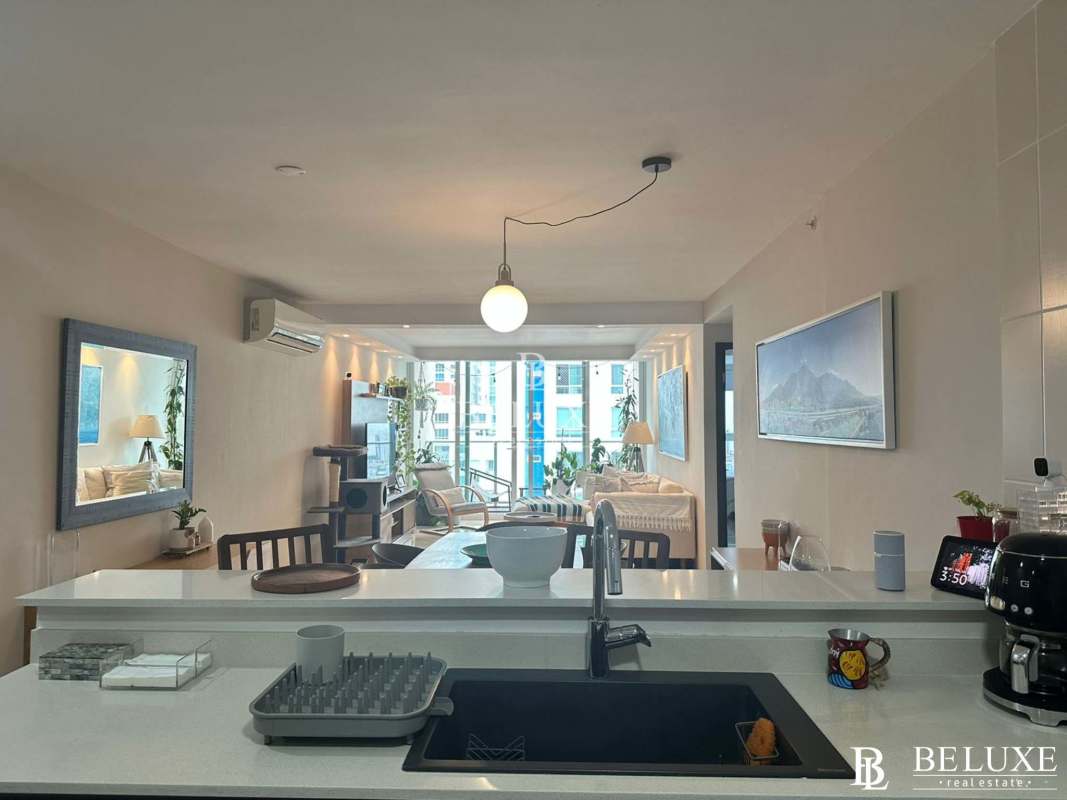 Modern spacious master bedroom with walk-in closet PH Genesis Tower San Francisco Panama