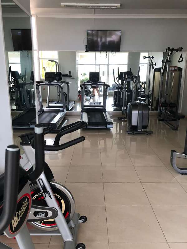 Modern gym with cardio and strength equipment PH Obarrio 66 Obarrio Panama
