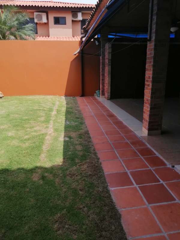Covered patio facing backyard garden PH Versalles Costa Sur Panama
