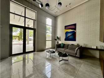 Private balcony with mountain and park view PH Parterre Panama Pacifico