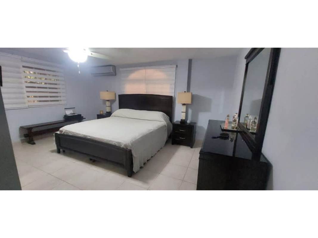 Spacious master bedroom with AC and modern décor Condado del Rey
