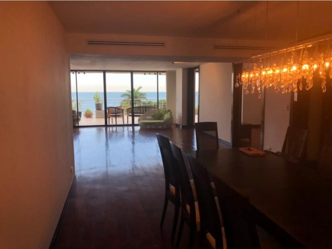 Fully equipped kitchen with granite countertops at PH Camino Real Punta Paitilla