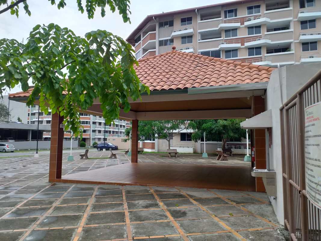 Master bedroom with large window and ensuite PH Llano Bonito Don Bosco Panama