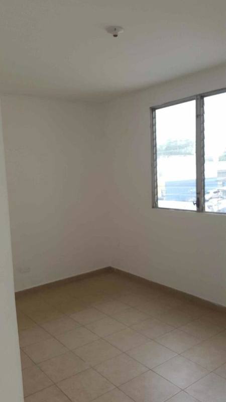 Empty bedroom with window and closet in PH La Loma Pueblo Nuevo Panama City